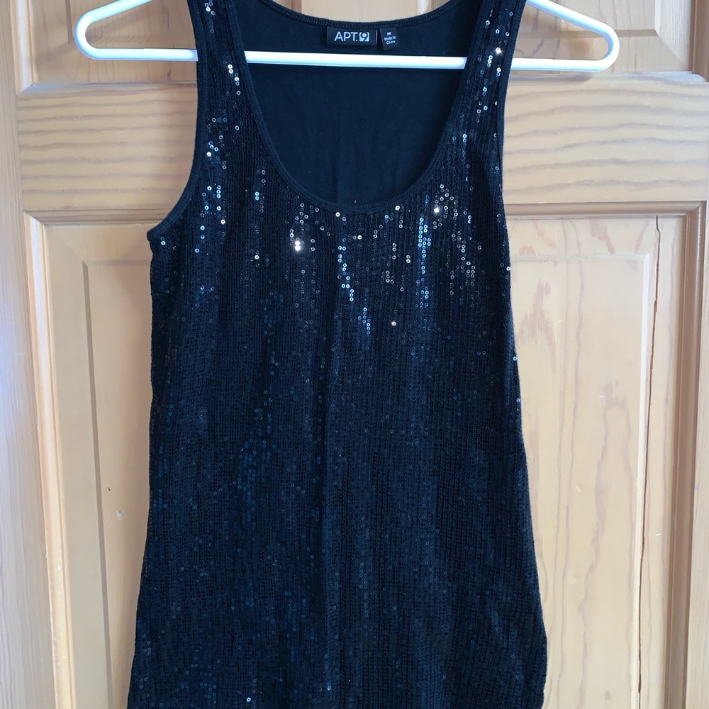 Sequin tank
